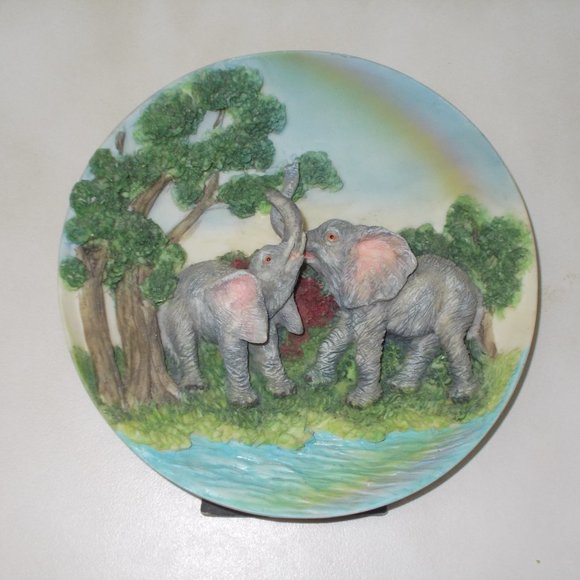 Vintage 3D Elephant Plate, 8"x8" - Picture 3 of 5